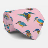 Kingvissers geschilderd op een bleke roze achtergr stropdas (Opgerold)