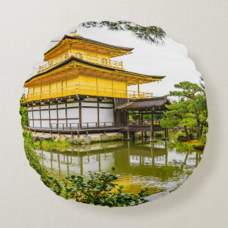 Kinkaku-ji, het gouden paviljoen in Kyoto Rond Kussen