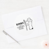 KINKY ALS EEN TUINSLANG RONDE STICKER (Envelop)