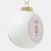 Kinsley | Aangepaste Roze Teddybeer Nursery Design Keramische Bal Ornament (Links)