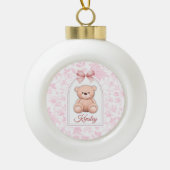Kinsley | Aangepaste Roze Teddybeer Nursery Design Keramische Bal Ornament (Voorkant)