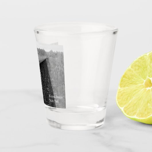 Kinzua Bridge Skywalk Souvenir Shot Glas (Rechts)