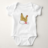 Kip bij Bowling met Bowling-pin Romper (Voorkant)
