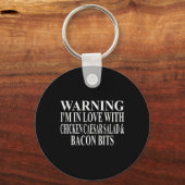 Kip Caesar Salade Kleding Beste Grappige Con Bits Sleutelhanger (Voorkant)