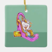 Kip op een waterglijbaan keramisch ornament (Voorkant)