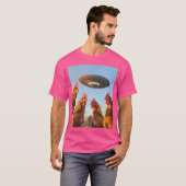 Kip Selfie met UFO's Aliens Grappige Grafische T-shirt (Voorkant volledig)