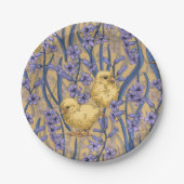 Kippen en hyacinten op geel papieren bordje (Voorkant)