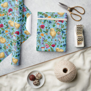 Kippen en wilde bloemen op baby blauw cadeaupapier