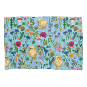 Kippen en wilde bloemen op baby blauw kussensloop