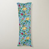 Kippen en wilde bloemen op baby blauw lichaamskussen (Voorkant Verticaal)