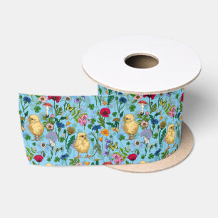 Kippen en wilde bloemen op baby blauw satijnen lint