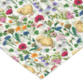 Kippen en wilde bloemen op wit korte tafelloper (Hoek)