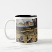 Kippen in de buurt van kiphuis Cliburn Tweekleurige Koffiemok (Links)