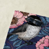 Kippen in het wild roos in roze en blauw strandlaken (In situ)