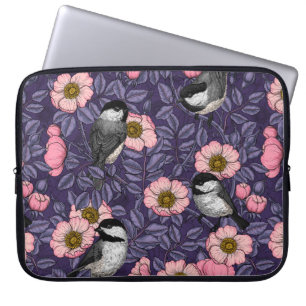 Kippen in het wild roos in roze en violet laptop sleeve