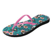Kippen in vrij roos, roze en blauw teenslippers (Schuin)