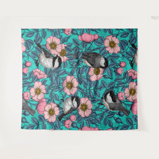 Kippen in vrij roos, roze en blauw wandkleed (Voorkant (horizontaal))