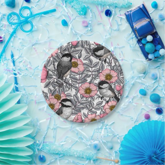 Kippen in vrij roos, roze en grijs papieren bordje (Feest)