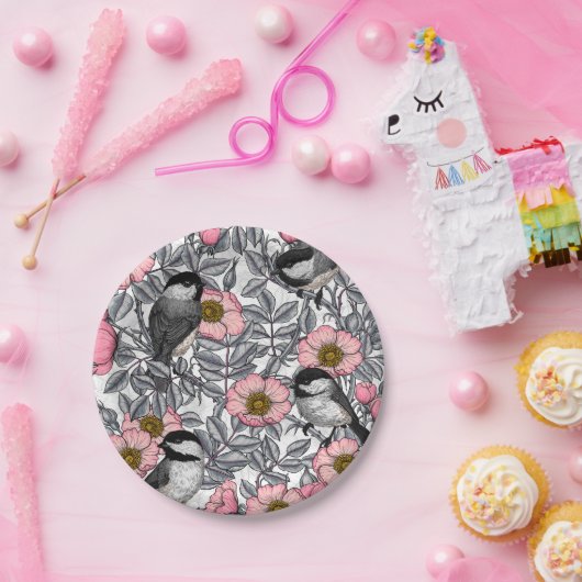 Kippen in vrij roos, roze en grijs papieren bordje (Feest)