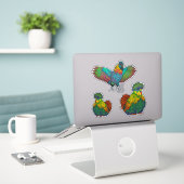 Kippen keer drie sticker (Laptop op bureau)