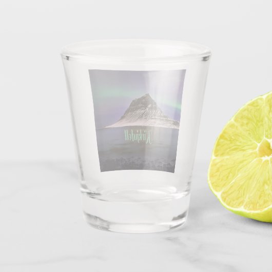 Kirkjufall Mountain in de Noordelijke Lichten van  Shot Glas (Achterkant)