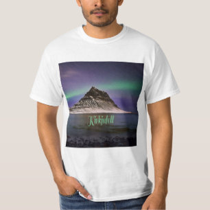 Kirkjufall Mountain in de Noordelijke Lichten van  T-shirt