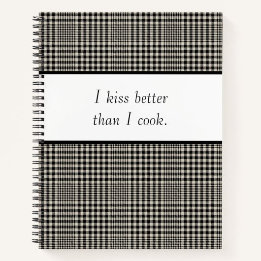Kiss beter dan Cook Funny Recipe Book Notitieboek (Voorkant)