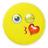 Kiss Emoji Keramische Knop (Voorkant)