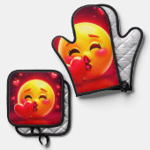 Kiss Emoji: Love and Hearts Art Ovenwant & Pannenlap Set (Voorkant / Achterkant)