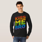 Kiss Me Bro Rainbow Flag  Gay Pride LGBT T-shirt (Voorkant volledig)