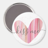 Kiss Me Cute Pink Textured Heart Magnet (Voorkant / Achterkant)