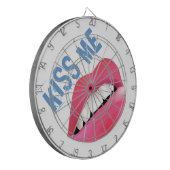 KISS ME DARTBORD (Voorkant Links)