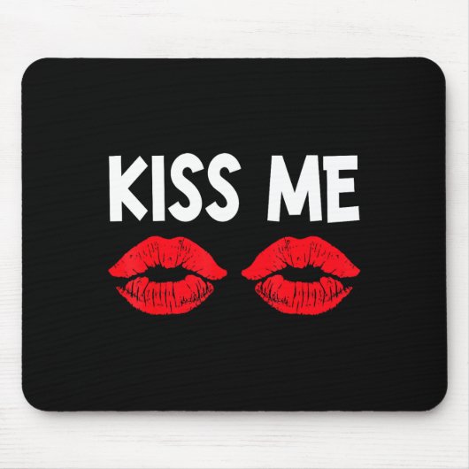 Kiss Me Funny Couples Tee Valentine's Day Couple M Muismat (Voorkant)