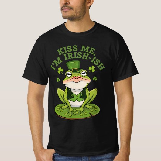 Kiss Me, I’m Irish-ish Funny Frog St. Patrick’s Da T-shirt (Voorkant)