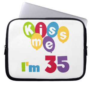 Kiss me Ik ben 35-jarige T-shirts en GIfts Laptop Sleeve