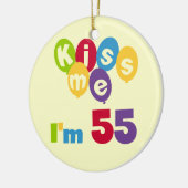 Kiss me Ik ben 55-jarige overhemden en cadeautjes. Keramisch Ornament (Links)