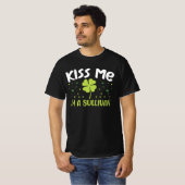 Kiss Me Ik ben een Sullivan - Achternaam Sullivan T-shirt (Voorkant volledig)