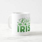 Kiss Me Ik ben Iers Koffiemok (Voorkant links)