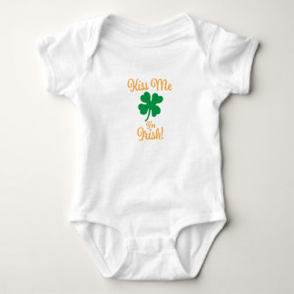 Kiss Me Ik ben Irish Baby Bodysuit. Romper