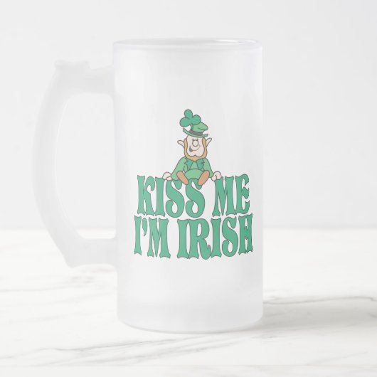 Kiss Me Ik ben Irish Little Leprechaun Matglas Bierpul (Links)