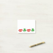 Kiss me Ik ben Irish Red Lips Green Clover Shamroc Post-it® Notes (Op bureau)