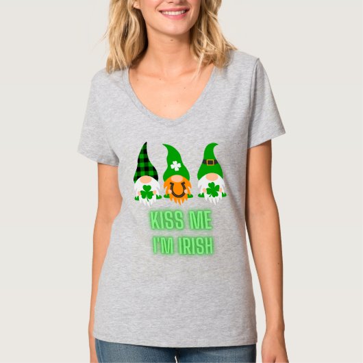 Kiss me Ik ben Irish St. Patrick's Day Gnome Shamr T-shirt (Voorkant)