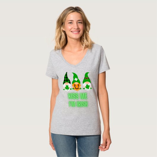 Kiss me Ik ben Irish St. Patrick's Day Gnome Shamr T-shirt (Voorkant volledig)