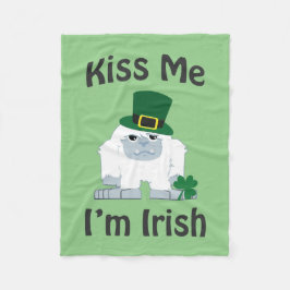 Kiss me Ik ben Irish Yeti Fleece Deken