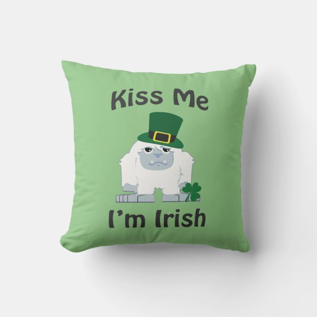 Kiss me Ik ben Irish Yeti Kussen (Voorkant)