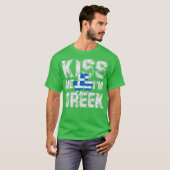 Kiss me Im Grieks cadeau voor grote patricks T-shirt (Voorkant volledig)