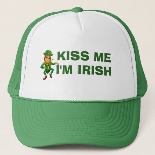 Kiss me Im Irish Funny St Patricks Day Leprechaun Trucker Pet