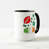 Kiss Me, I'm Irish St Patrick's Day is een Ierse f Mok (Voorkant rechts)