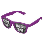 Kiss Me Party Shades Funny Trendy Retro Halftone Zonnebril (Gekanteld)