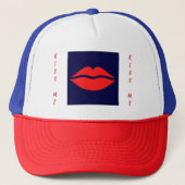 KISS ME RED WHITE EN BLUE TRUCKER PET (Voorkant)